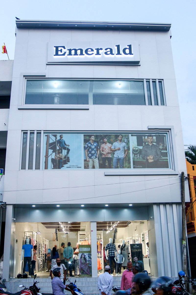 Emerald Opens Its Fourth Store in Sainthamaruthu with Diverse Fashion for Everyone