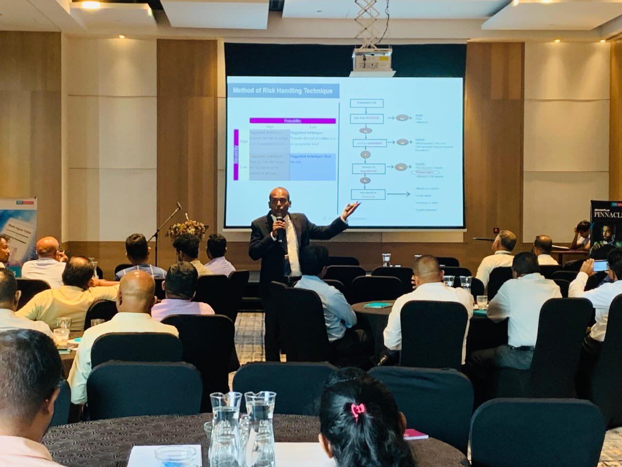 ශ්‍රී ලංකා ඉන්ෂුවරන්ස් කෝපරේෂන් ජෙනරල් ලිමිටඩ් සමාගම ඉදිකිරීම්කරුවන් වෙනුවෙන් කොන්ත්‍රාත්කරුවන්ගේ සියලු අවදානම් රක්ෂණය පිළිබඳව දැනුවත් කිරීමේ සැසියක් සංවිධානය කරයි