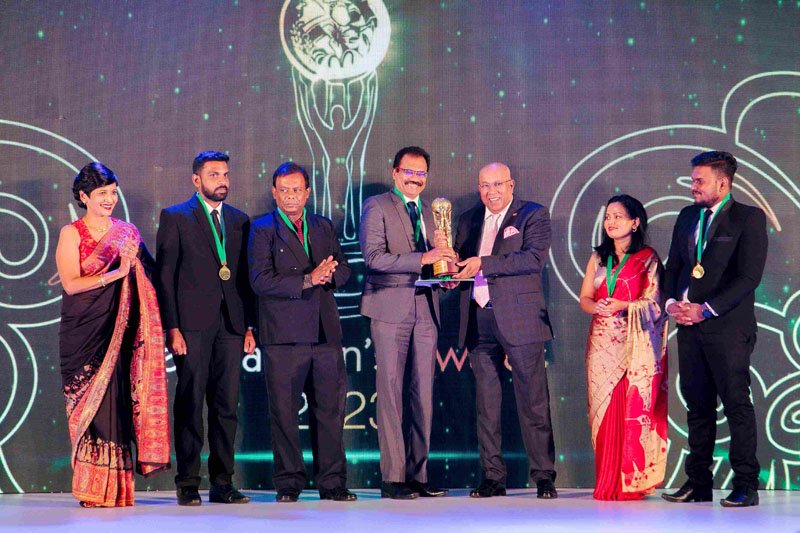 හේලීස්හි 11 වන Chairman’s Awardsහි දී විශිෂ්ටයන් හා   නවෝත්පාදකයන් සම්මානයෙන් පිදුම් ලබයි