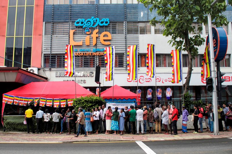 සණස ලයිෆ් ඉන්ෂුවරන්ස් වෙසක් උත්සවයට රට පුරා දන්සැල් රැසක් පවත්වයි