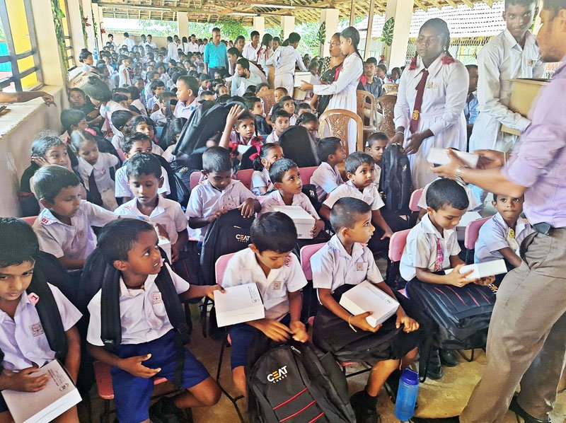 රබර් වැවිලිකරුවන්ගේ දරුවන්ගේ අධ්‍යාපනයට සියැට් වෙතින් අඛණ්ඩ සහය