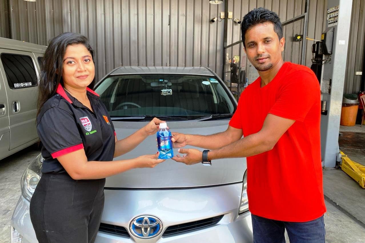 නැනෝ තාක්ෂණයෙන් වාහනයේ Windscreen එකේ ජල පැල්ලම්වලට තිත