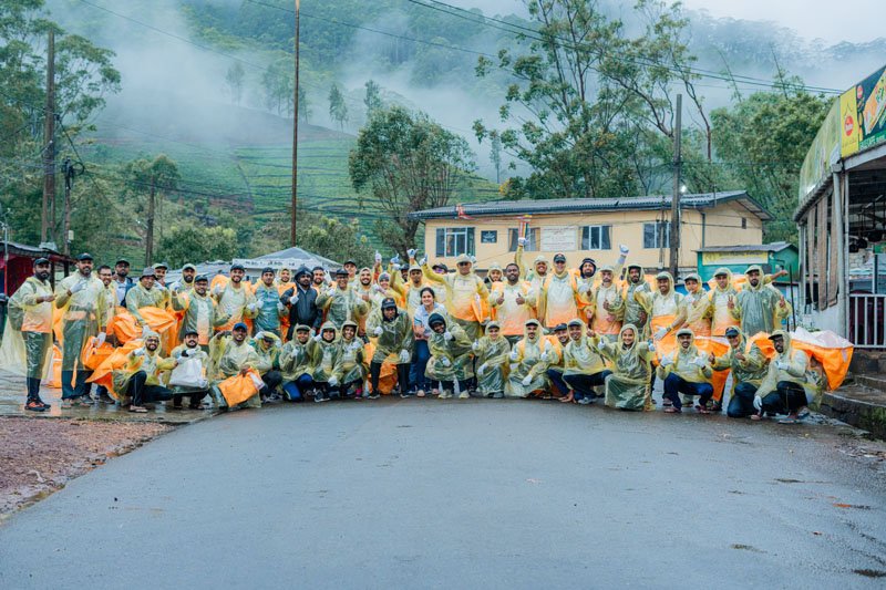 ශ්‍රී පාද අඩවිය සුපිරිසිදු කරන්නට සියපත ෆිනෑන්ස් වෙතින් “නැමදුමෙන් පසු ඇමදුම”