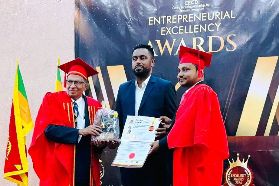 Fly a World Consultants and Tourism සමාගම Excellency Awards සම්මාන දිනයි