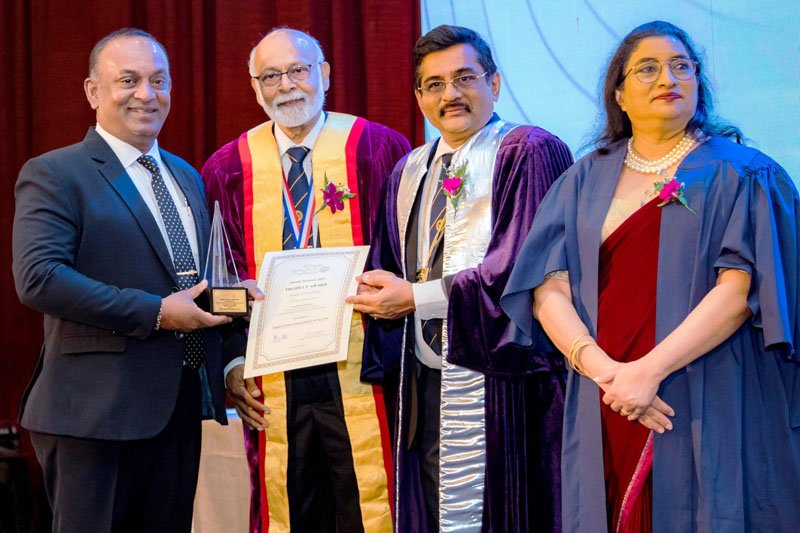 ත්‍රී සිංහඉන්ඩස්ට්‍රීස් සමාගම SLIA විශිෂ්ටතා සම්මාන දිනයි