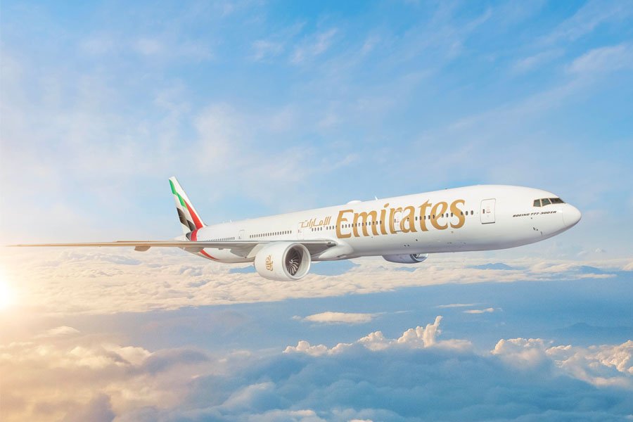 සම්පූර්ණයෙන් නවීකරණය කරන ලද එමිරේට්ස් බොයිං 777 ගුවන් යානා කොළඹට
