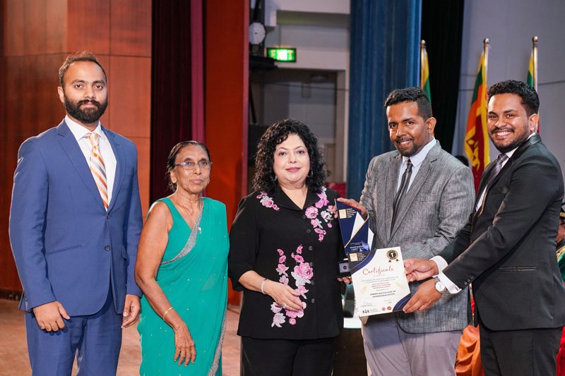 American College of Higher Educationවිශිෂ්ටම ඇමරිකානු ප්‍රමිතිගත අධ්‍යාපන ආයතනය ලෙස සම්මාන ලබයි