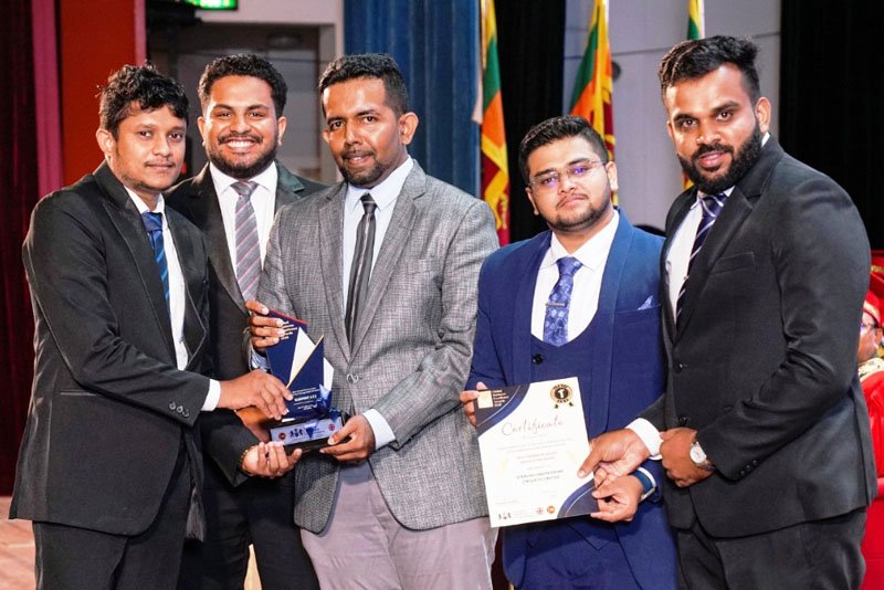 Sterling Engineering විශිෂ්ටම සූර්ය බල ශක්ති සේවා සපයන්නා ලෙස සම්මාන දිනයි