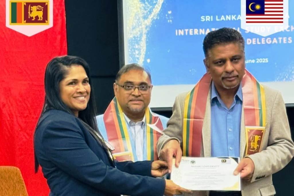 මිනැස්රෝ කොලේජ් විදුහල්පතිනිය මැලේසියාවේ විශේෂ පුහුණුවකට එක් වේ