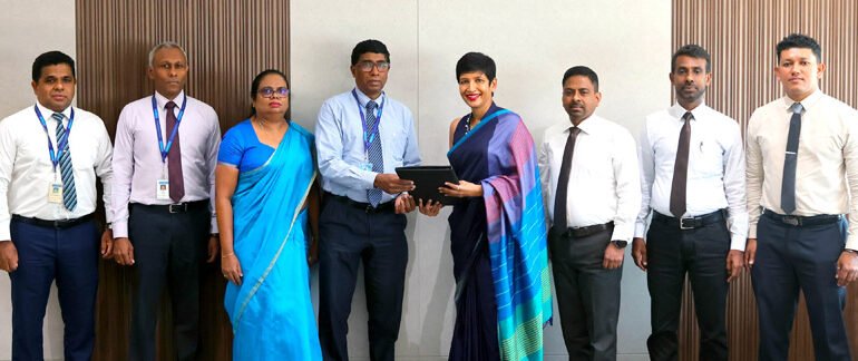 ගොවීන්ට නවීන තාක්ෂණය හඳුන්වාදීමට කොමර්ෂල් බැංකුව සහ හේලීස් ඇග්රිකල්චර් හවුල්වෙයි