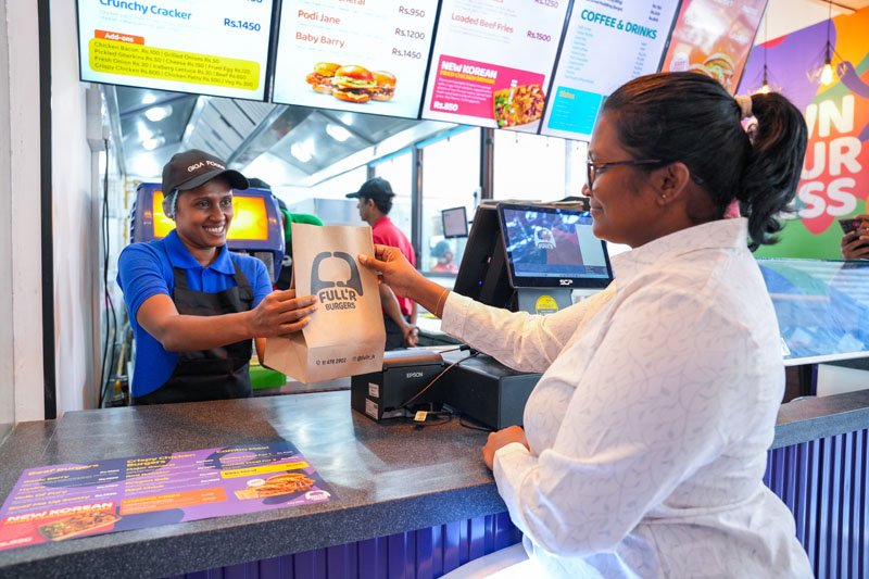 Full’r Burgers, Crescat Boulevardහි දී නව මුහුණුවරකින් යළි විවෘත වෙයි