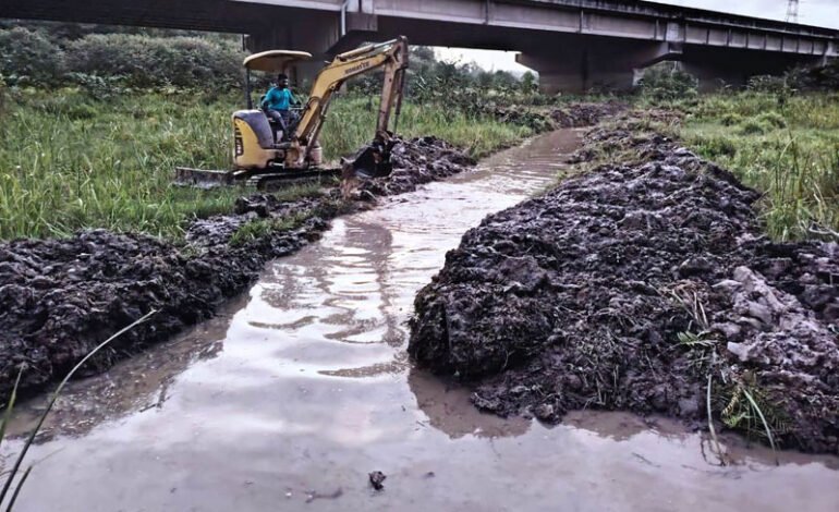 Dearo Agriநாட்டை அரிசி உற்பத்தியினால் தன்னிறைவடையச் செய்வதற்கான ‘ஒரே நோகத்துடன் வயல் நிலத்துக்கு’ கருத்திட்டத்துடன் இணைந்துச் செயற்பட தீர்மானம்