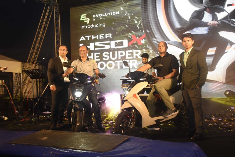 Evolution Auto and Ather Energy launch 2025 Ather 450X with an eight-year battery warranty at the ‘Ather Experience Zone’ in Galle Face, Sri Lanka