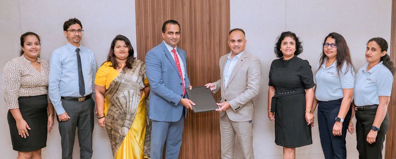 විදේශ අධ්‍යාපන පහසුකම් පුළුල් කිරීමට කොමර්ෂල් බැංකුව ලීඩ් ප්‍රෝ අධ්‍යාපන උපදේශකයින් (පුද්ගලික) සමාගම සමඟ හවුල්වෙයි