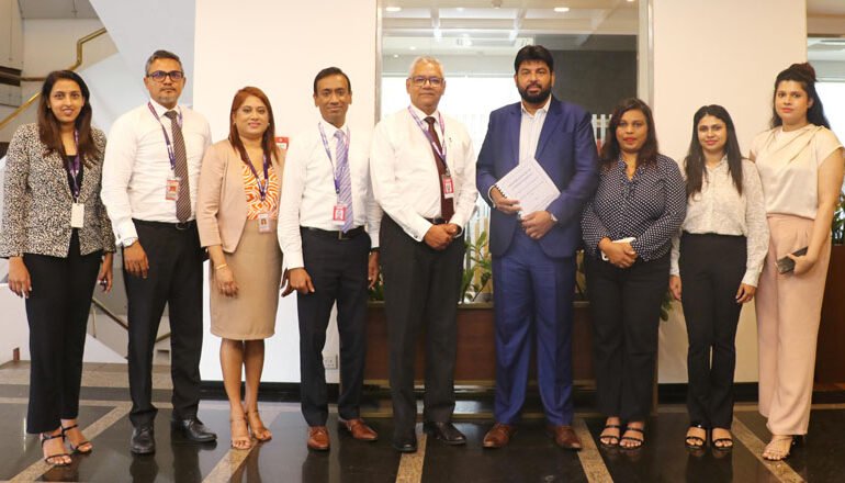 ශ්රී ලාංකික සිසු සිසුවියන්ගේ විදේශ අධ්යාපන කටයුතු වඩා පහසු කිරීම සඳහා NDB බැංකුව ACCHE ආයතනය සමඟ සම්බන්ධ වෙයි