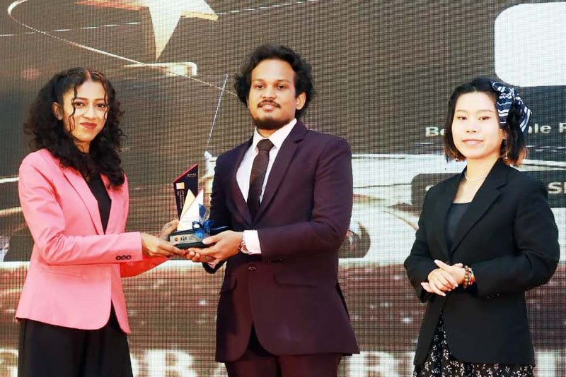 Shenara Shanali Manamperi honoured as Best Female Pet Groomer in Sri Lanka