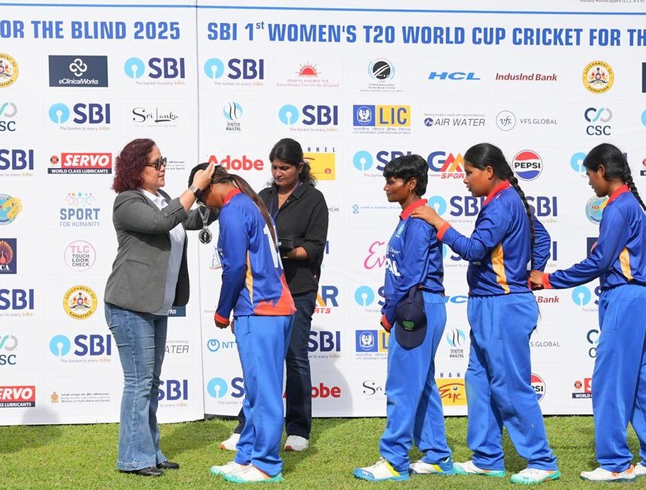 VFS Global ලොව ප්‍රථම දෘශ්‍යාබාධිත කාන්තා T20 තරගාවලියසමඟ සාඩම්බරයෙන් අත්වැල් බැඳගනී