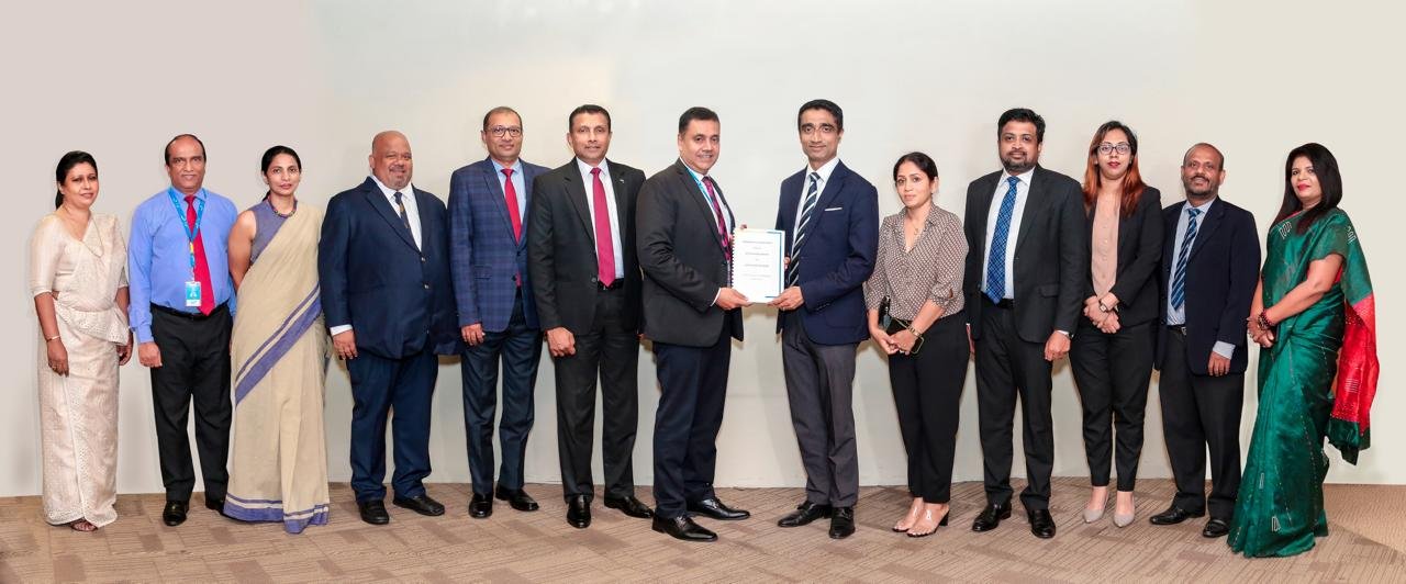 රටේ සිසු සිසුවියන්ගේ අධ්‍යාපන අවස්ථාවන් ඉහළ නැංවීම සඳහා අධ්‍යාපනික ණය ලබාදීමට HNB සහ ESOFT Uni අත්වැල් බැඳගනී