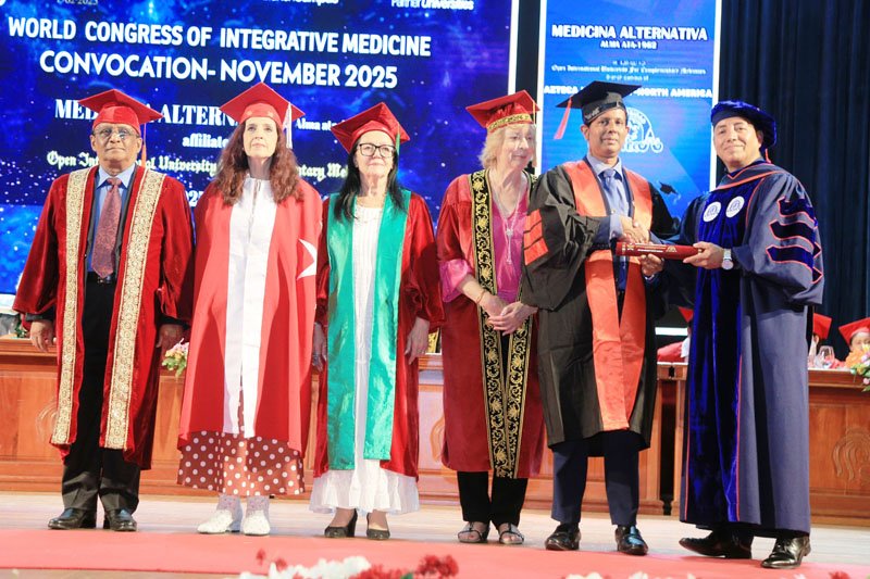 Buddika Vittahachchi மருத்துவமனையின் நிறுவனர் கலாநிதி சேர் பீ.எஸ்.ஆர்.கே. விட்டஹச்சி சீனக் குத்தூசி சிகிச்சை தொடர்பான கலாநிதி பட்டத்துடன் சர்வதேச விருதுகளையும் வென்று சாதனை