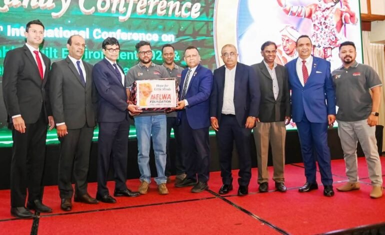 Melwa දිත්වා සුළි කුණාටුවෙන් විපතට පත් දරුවන්ට පාසල් උපකරණ පරිත්‍යාග කරයි