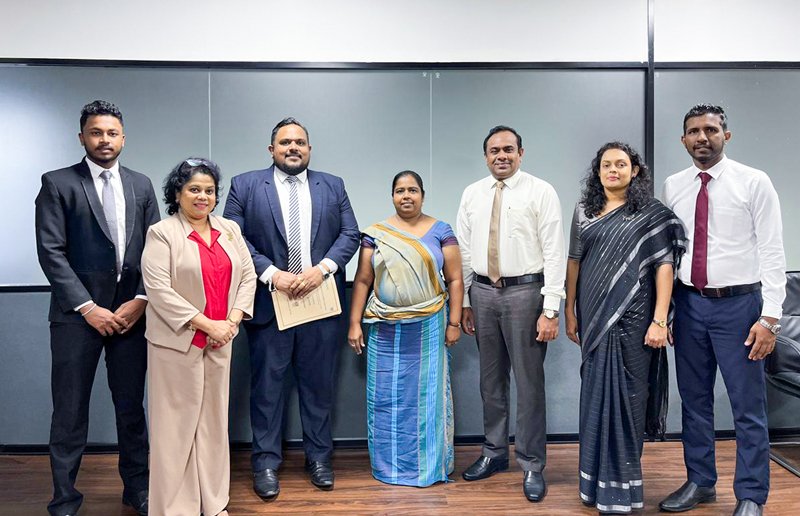 සුවසෙවන රෝහල සහ ජාතික රක්ෂණ භාර අරමුදල (NITF) අතර අවබෝධතා ගිවිසුම අලුත් කරමින්, රජයේ සේවකයන් සඳහා වන ‘අග්‍රහාර’ ප්‍රතිලාභ තවදුරටත් ශක්තිමත් කෙරේ