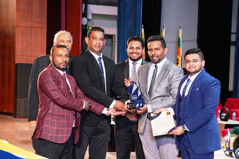 ෆෝකස් රිලයන්ස් හෝල්ඩිංග්ස් Global Business Excellence හා  Peoples Excellency සම්මාන දිනයි