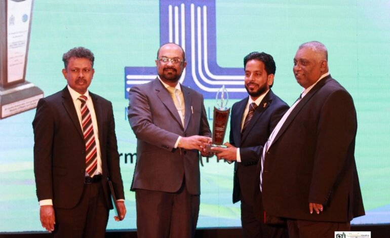 ජාතික බල ශක්ති කාර්යක්ෂමතා සම්මාන උළේලේදී Maxtherm ලංකා සමාගම රිදී සම්මාන දිනයි