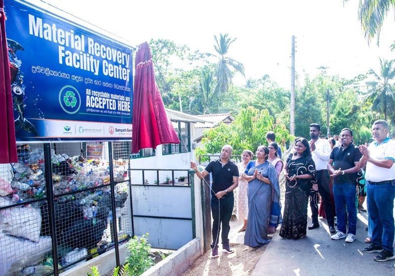 Sampath Bank Strengthens Ocean Plastic Reduction Efforts with the Community-led Material Recovery Facility (MRF) in Dickwella