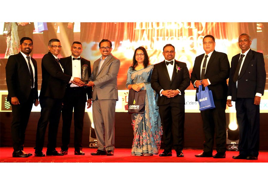 සමාරම්භක මෝටර් රථ කර්මාන්ත සම්මාන උළෙලේ දී සියැට් කැලණි සමාගම හොඳම ටයර් නිෂ්පාදකයා ලෙස කිරුළු පළඳී