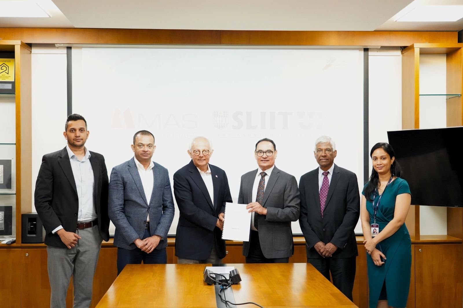 ශ්‍රී ලාංකීය ක්‍රීඩකයන් ජාත්‍යන්තර තලයට ඔසවා තැබීම උදෙසා SLIIT සහ MAS Athlete Training Academy අතර ඓතිහාසික හවුල්කාරිත්වයක්!